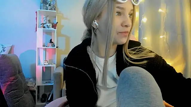 Ledy WWWII online show from December 2024 04:10:02 PM