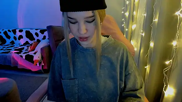 Ledy WWWII online show from December 2024 05:29:02 PM