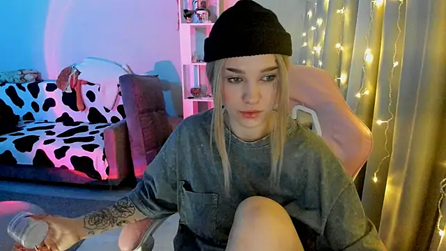 Ledy WWWII online show from December 2024 09:49:02 PM