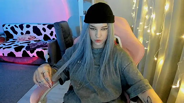 Ledy WWWII online show from December 2024 04:36:01 PM