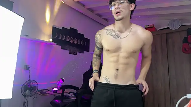 Kisan Smith online show from April 2026 04:34:01 AM