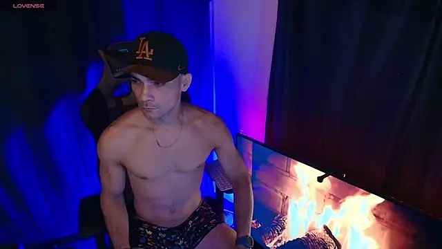 Snapshot of sexyboycolombi4 chatting on June 2026 10:44:01 PM sexyboycolombi4 online show from June 2026 10:44:01 PM