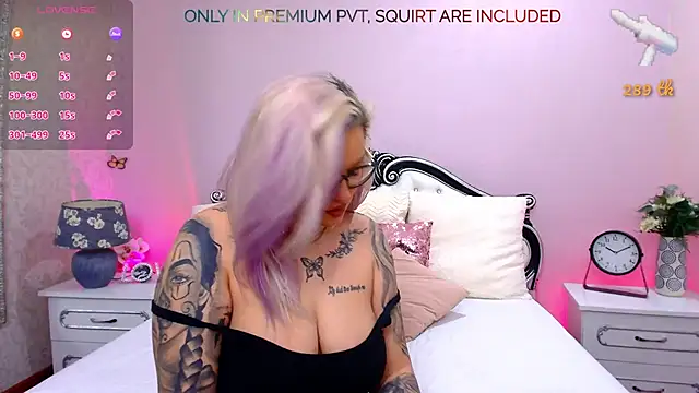 FoxxyClarise online show from February 2026 09:22:01 PM