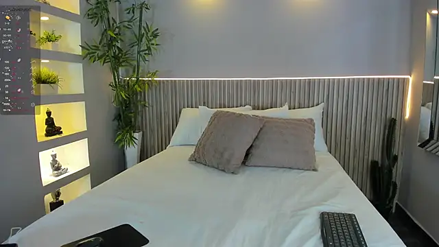 Snapshot of EmmilyCollson chatting on September 2025 05:17:01 PM EmmilyCollson online show from September 2025 05:17:01 PM