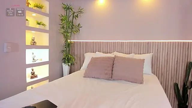 EmmilyCollson online show from December 2025 05:09:01 PM