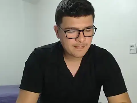 Plug Control online show from April 2026 06:47:01 PM