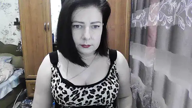 Snapshot of SophieNightAh chatting on October 2025 12:17:02 PM SophieNightAh online show from October 2025 12:17:02 PM