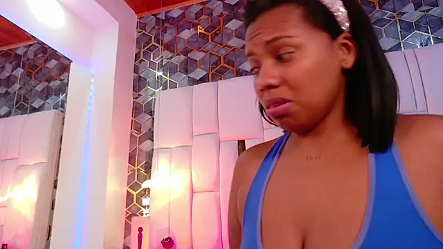 lia mariana online show from October 2025 09:47:01 PM