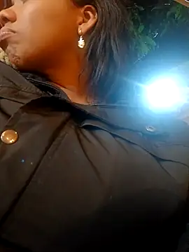 lia mariana online show from April 2026 03:15:01 AM