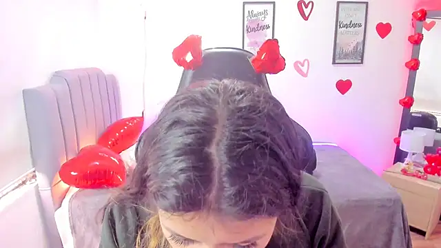 Amy joones online show from February 2025 02:00:02 PM