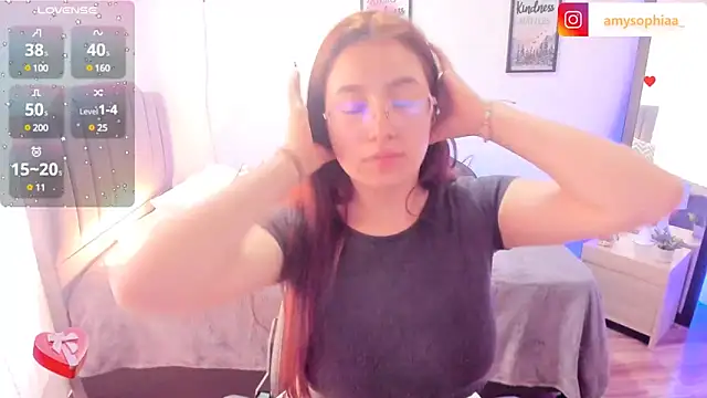 Amy joones online show from March 2025 04:46:01 PM