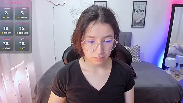 Amy joones online show from October 2025 12:37:01 PM