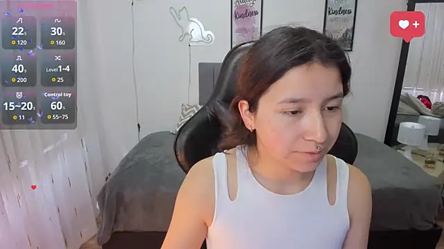 Amy joones online show from October 2025 12:38:01 PM