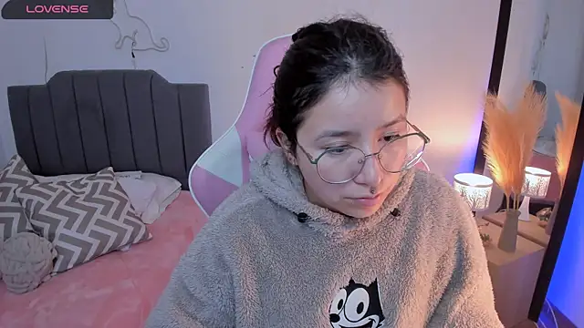 Amy joones online show from April 2026 11:10:02 AM