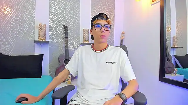 Snapshot of Nikolay_Gregori chatting on December 2024 10:39:01 AM Nikolay Gregori online show from December 2024 10:39:01 AM