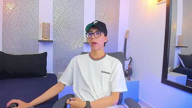 Snapshot of Nikolay_Gregori chatting on December 2024 04:43:01 AM Nikolay Gregori online show from December 2024 04:43:01 AM