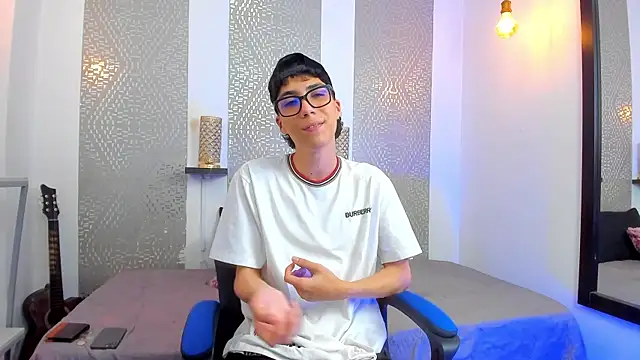 Snapshot of Nikolay_Gregori chatting on February 2025 07:18:02 AM Nikolay Gregori online show from February 2025 07:18:02 AM