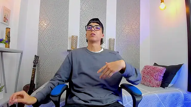 Snapshot of Nikolay_Gregori chatting on February 2025 10:32:02 AM Nikolay Gregori online show from February 2025 10:32:02 AM