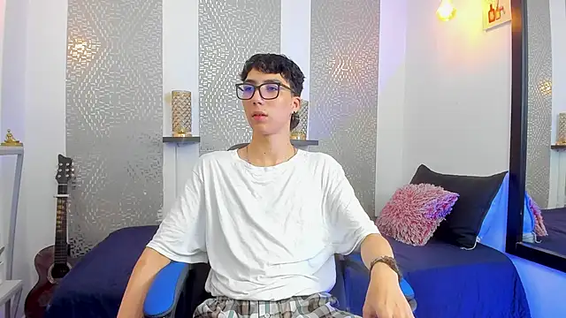 Snapshot of Nikolay_Gregori chatting on February 2025 07:05:01 AM Nikolay Gregori online show from February 2025 07:05:01 AM