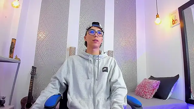 Snapshot of Nikolay_Gregori chatting on February 2025 07:54:02 AM Nikolay Gregori online show from February 2025 07:54:02 AM