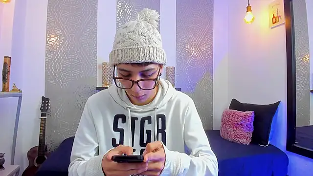 Snapshot of Nikolay_Gregori chatting on February 2025 04:33:02 AM Nikolay Gregori online show from February 2025 04:33:02 AM