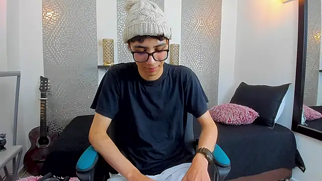 Snapshot of Nikolay_Gregori chatting on February 2025 07:38:02 AM Nikolay Gregori online show from February 2025 07:38:02 AM