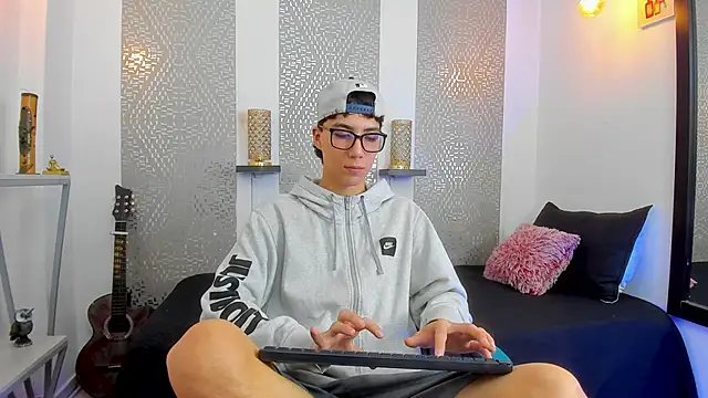 Snapshot of Nikolay_Gregori chatting on February 2025 10:43:02 AM Nikolay Gregori online show from February 2025 10:43:02 AM