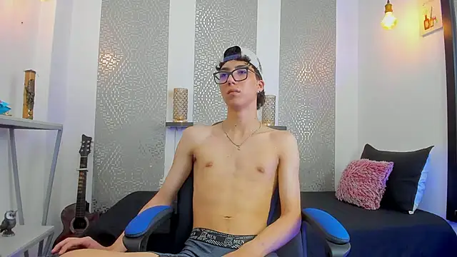 Snapshot of Nikolay_Gregori chatting on February 2025 07:09:02 AM Nikolay Gregori online show from February 2025 07:09:02 AM