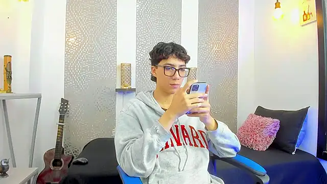 Snapshot of Nikolay_Gregori chatting on February 2025 03:37:01 AM Nikolay Gregori online show from February 2025 03:37:01 AM