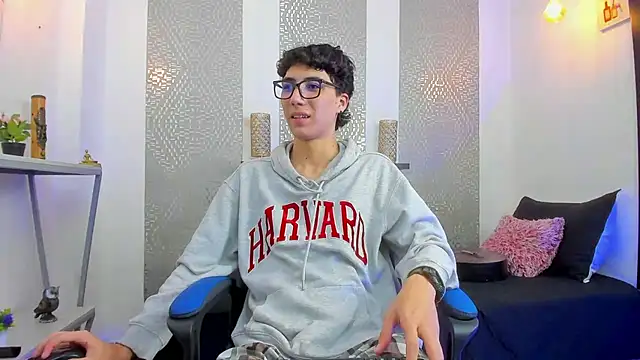 Snapshot of Nikolay_Gregori chatting on February 2025 09:47:01 AM Nikolay Gregori online show from February 2025 09:47:01 AM