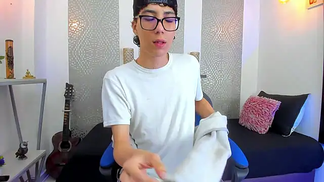 Snapshot of Nikolay_Gregori chatting on March 2025 04:08:02 AM Nikolay Gregori online show from March 2025 04:08:02 AM