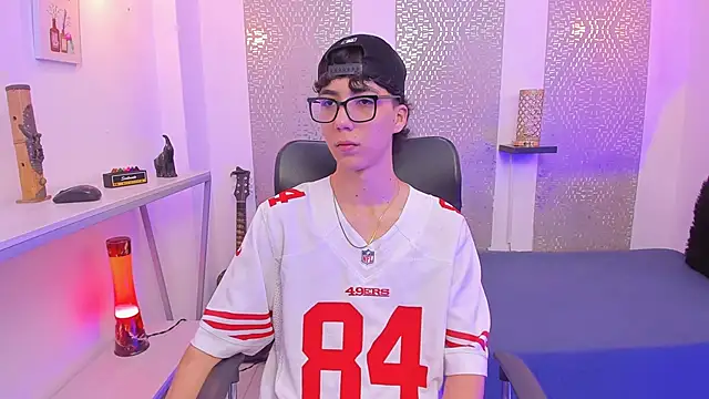 Snapshot of Nikolay_Gregori chatting on October 2025 04:33:01 AM Nikolay Gregori online show from October 2025 04:33:01 AM