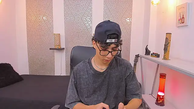 Snapshot of Nikolay_Gregori chatting on October 2025 04:33:01 AM Nikolay Gregori online show from October 2025 04:33:01 AM