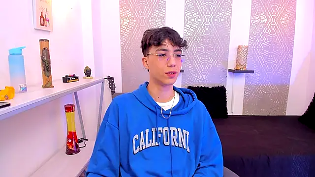 Snapshot of Nikolay_Gregori chatting on November 2025 04:22:02 AM Nikolay Gregori online show from November 2025 04:22:02 AM