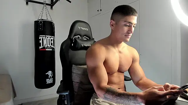 dan01  online show from December 2025 02:12:02 PM