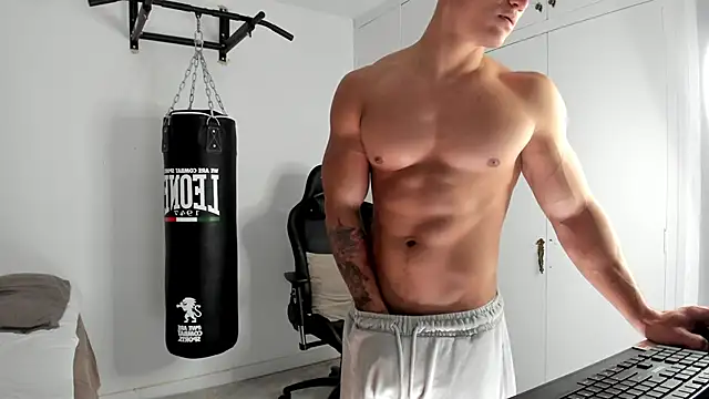 dan01  online show from December 2025 08:46:01 PM