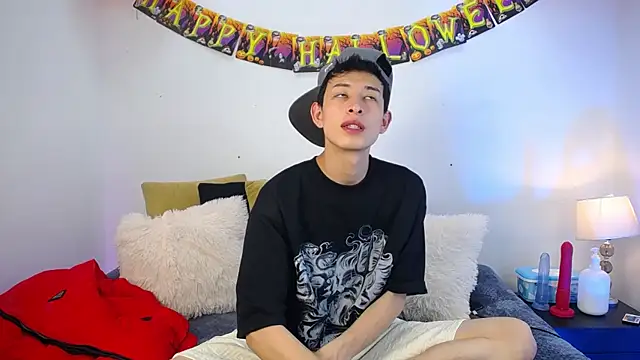 MaikCarver online show from October 2025 04:01:02 AM