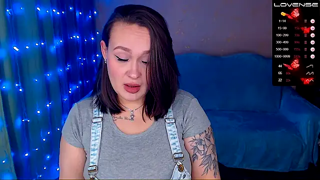Snapshot of Cutie-Melanie chatting on January 2025 02:49:01 PM Cutie-Melanie online show from January 2025 02:49:01 PM