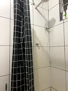 couple shy online show from September 2025 03:05:01 AM