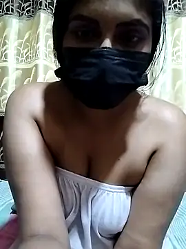 Snapshot of SLZAARA chatting on December 2024 06:04:02 PM SLZAARA online show from December 2024 06:04:02 PM