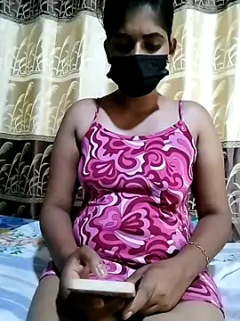 Snapshot of SLZAARA chatting on December 2024 06:23:02 PM SLZAARA online show from December 2024 06:23:02 PM