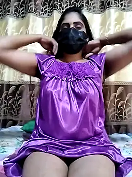Snapshot of SLZAARA chatting on January 2025 03:46:02 PM SLZAARA online show from January 2025 03:46:02 PM