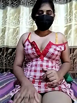 Snapshot of SLZAARA chatting on February 2025 04:12:02 PM SLZAARA online show from February 2025 04:12:02 PM
