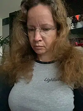 AnnikaRose online show from October 2025 06:00:01 AM