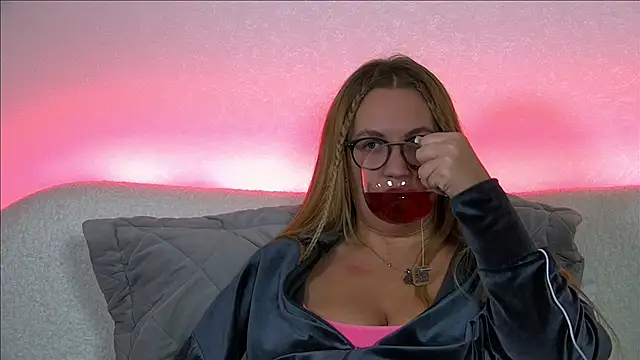 MariaNeumann online show from January 2025 12:38:01 PM