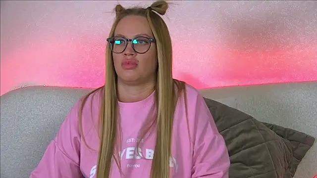 MariaNeumann online show from February 2025 01:19:02 PM