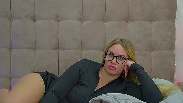 MariaNeumann online show from March 2025 03:32:01 AM