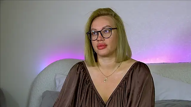 MariaNeumann online show from October 2025 06:42:02 AM