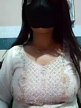 Snapshot of Aishwaryaa_69 chatting on January 2025 08:24:01 AM Aishwaryaa 69 online show from January 2025 08:24:01 AM