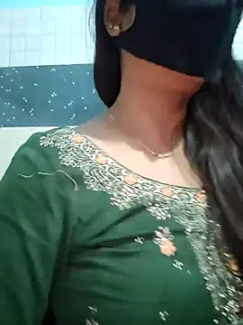 Snapshot of Aishwaryaa_69 chatting on January 2025 09:11:02 AM Aishwaryaa 69 online show from January 2025 09:11:02 AM